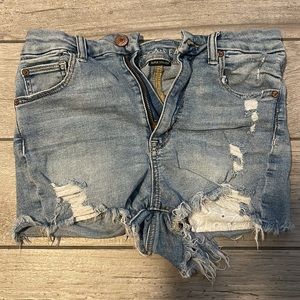 American Eagle Curvy High Rise Short